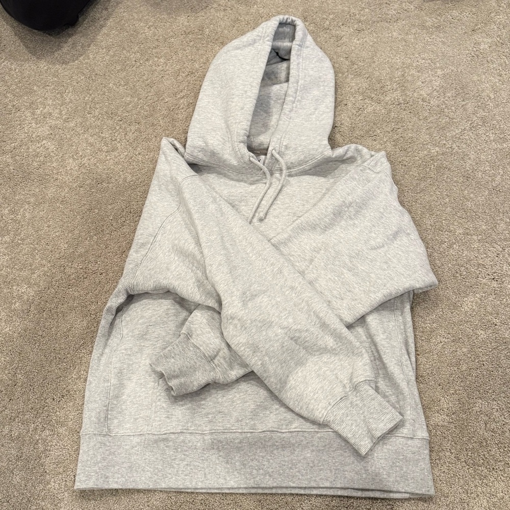 Aritzia TNA boyfriend mega fleece sweatshirt (older style)
